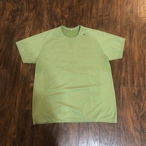 Men’s lululemon cent tech green short sleeve shirt